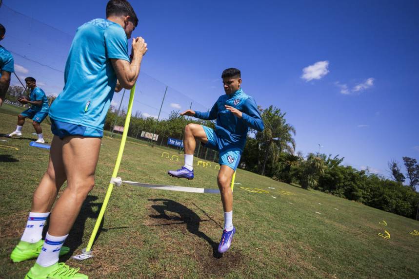 Liga Profesional: Vélez defiende su liderato ante Belgrano en Liniers