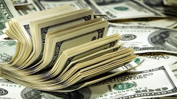 Cierre del mercado en abril, el mes del debut del nuevo régimen cambiario.