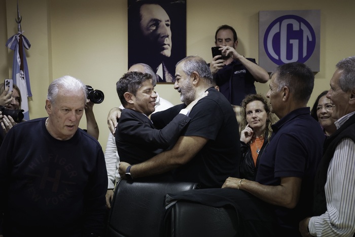  Axel Kicillof se reunió con referentes sindicales en la CGT.