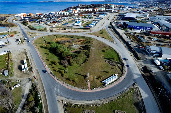 Ushuaia: el Municipio finaliza la primera etapa de asfaltado en el ingreso a la ciudad.