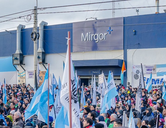 Mirgor pasó de la notita benevolente a la carta de apriete.