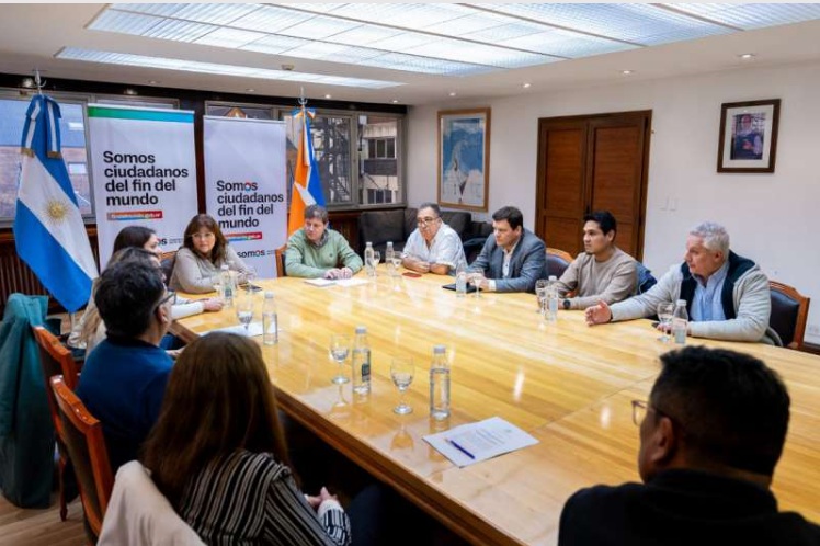  Melella mantuvo un encuentro con representantes de Colegios y Consejos Profesionales.