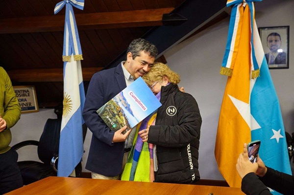 Ushuaia: 20 familias recibieron los títulos de propiedad de sus terrenos.