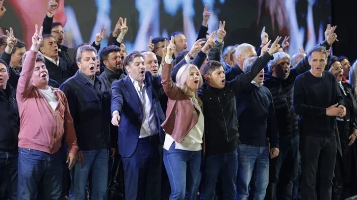 El peronismo arrasa en Buenos Aires y  el duro golpe desafía la gobernabilidad de Milei