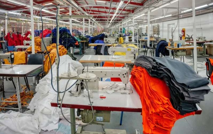 Textiles cercadas por el recorte de beneficios y las importaciones
