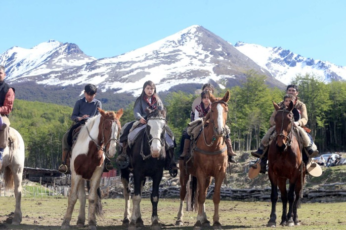 La Municipalidad de Ushuaia acompañó la jornada de jineteada por el dia de la Madre