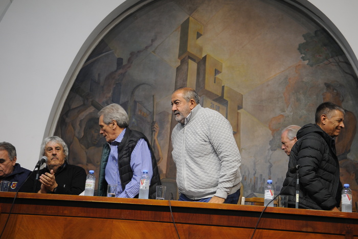 «¿Unidad o fractura? La CGT define su futuro entre pactos, traiciones y rebelión obrera». 