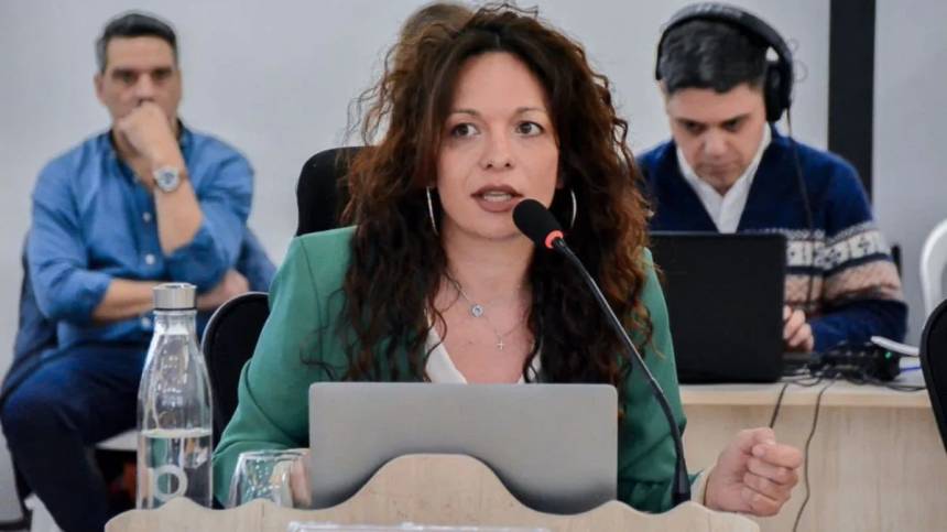 «No es solo la loma de burro o el bache, hay un acompañamiento al desarrollo de las familias de la ciudad».