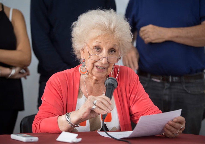 Organismos de derechos humanos convocan a marchar: «Con los pañuelos blancos como bandera».