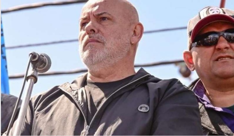  No sirve abrir más comercios si no hay más sueldos para gastar.