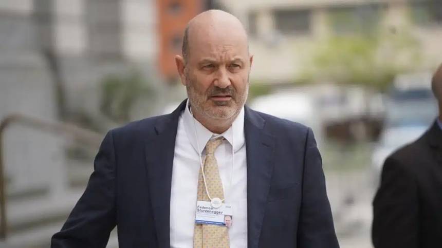 El Gobierno suspendió las contrataciones del sector público