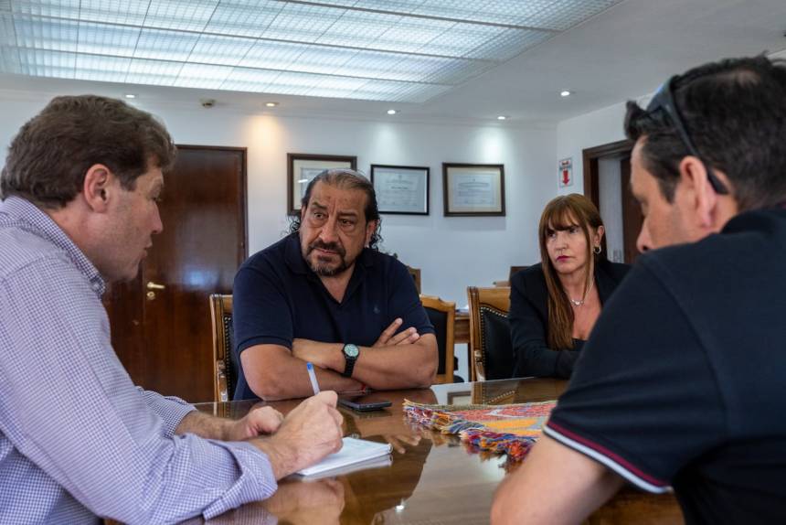 Eliminación de aranceles a celulares: Gobernador Melella se reunió con la UOM Río Grande por la crisis de la industria fueguina