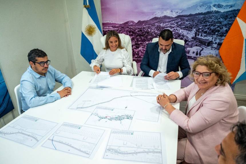 El Municipio firmó un convenio con el FAMP Fueguina para avanzar con la obra integral del paseo costero.