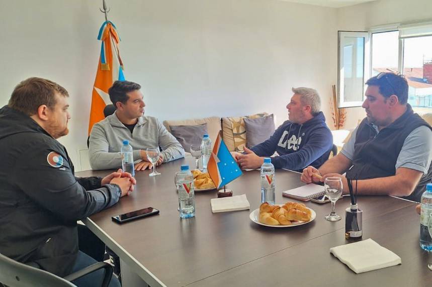 El Gobierno Provincial y APITUR articulan trabajo conjunto para potenciar el automovilismo fueguino