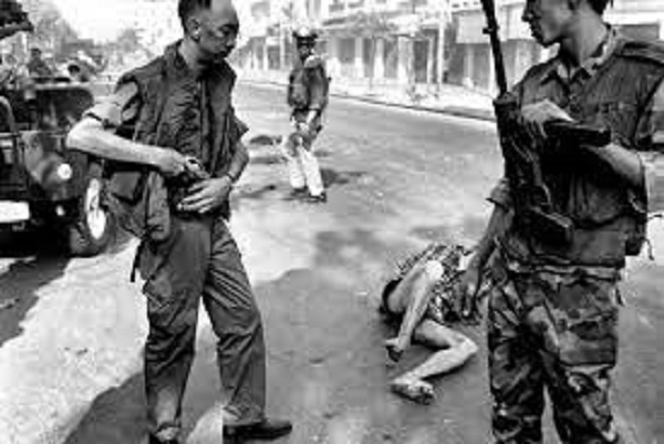 El militar que ejecutó a un guerrillero en Vietnam y terminó sirviendo comida en un restaurante de Estados Unidos