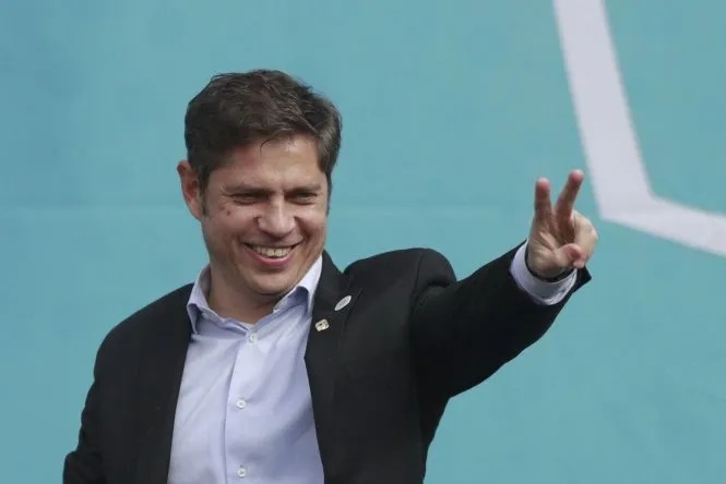 Kicillof unifica el peronismo bonaerense: un acuerdo estratégico que evita la interna y proyecta fuerza nacional