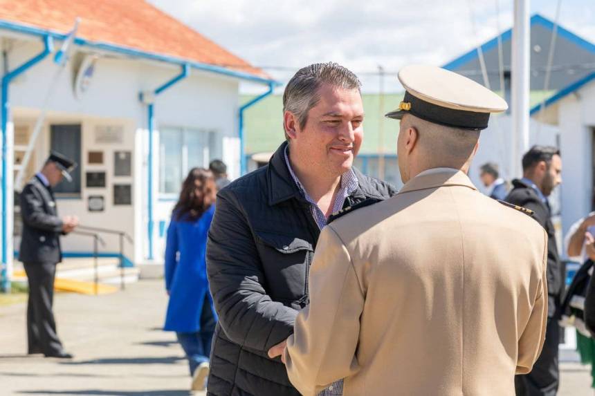 Reapareció Pérez y pronunció un rechazó a medias de la intervención del puerto de Ushuaia