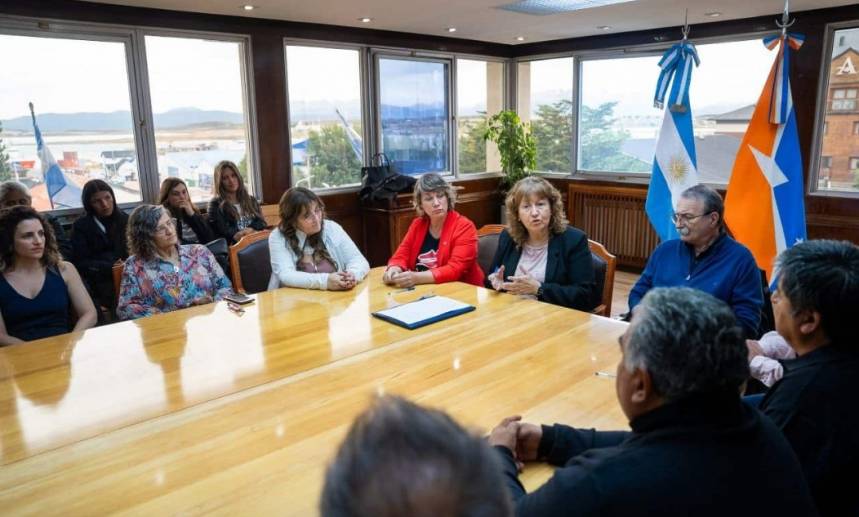 El Gobierno garantiza la protección laboral y económica del personal portuario