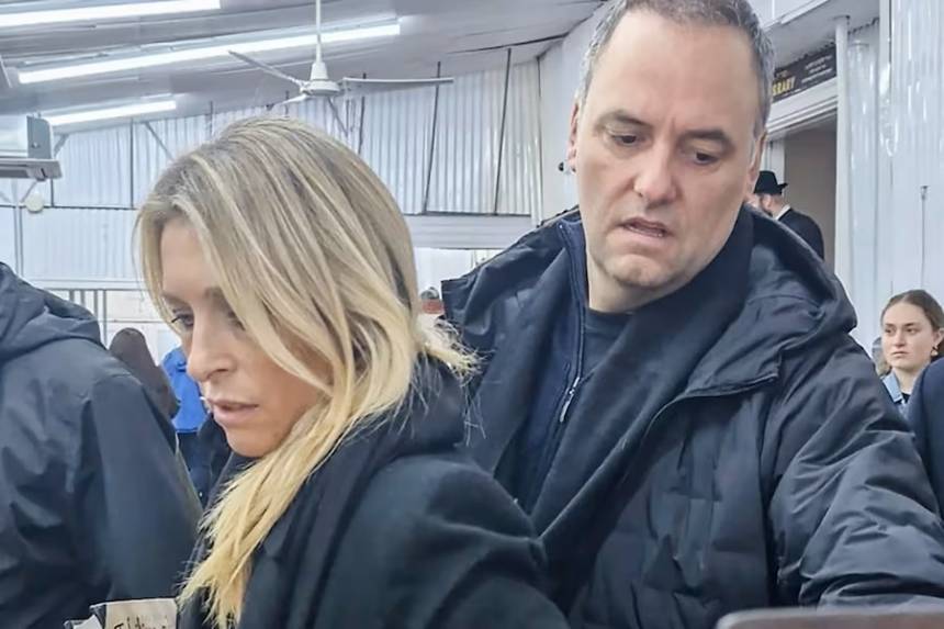 Adorni se le cayó la careta :Un pasaje que salió muy caro a Nueva York y le llueven denuncias.