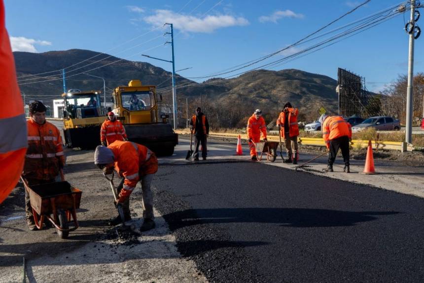  Ushuaia completó la última etapa de repavimentación en Héroes de Malvinas con producción propia de asfalto