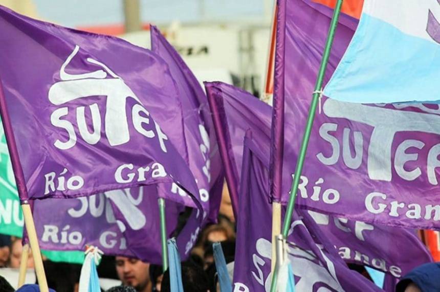 El Gobierno citó al SUTEF en Casa de Gobierno y el gremio responde con un congreso provincial