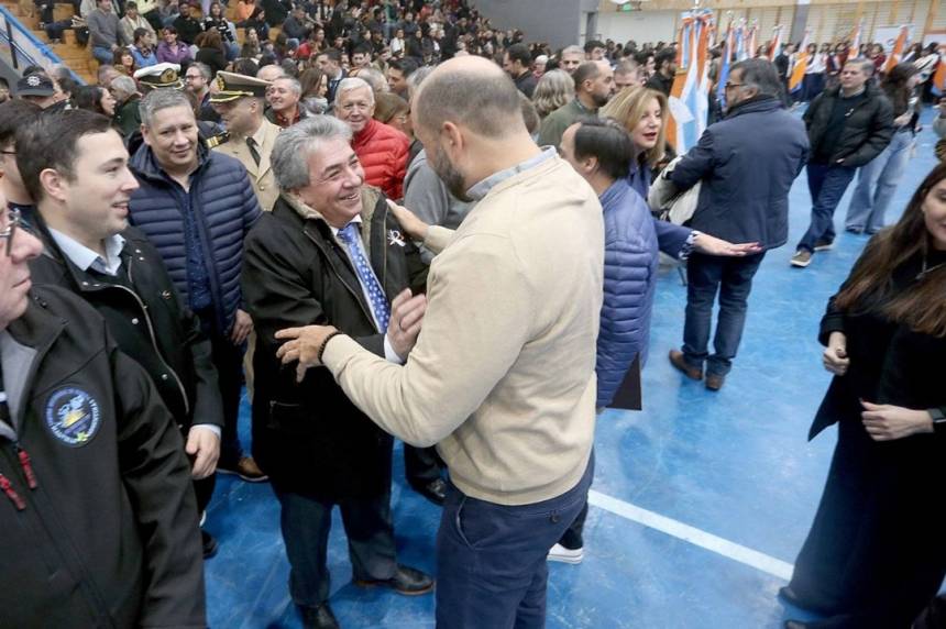 Ushuaia ratificó la defensa de la autonomía y la soberanía en el aniversario de la Constitución Provincial.