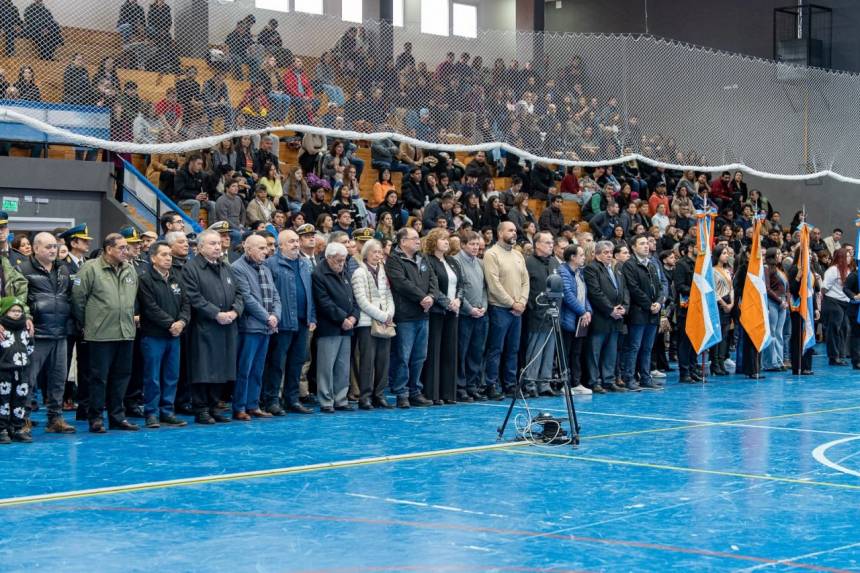 Melella apeló a la unidad frente a la crisis en el 35° aniversario de la Constitución Fueguina.