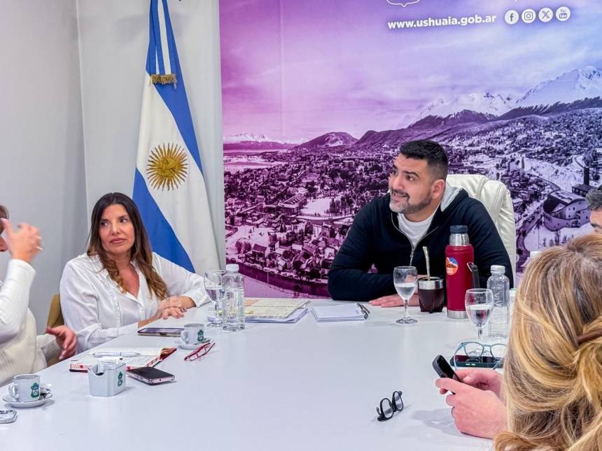 El Municipio de Ushuaia y LUCCAU organizan una cena solidaria con la presentación de Los Tekis