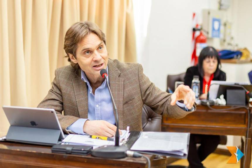 Federico Sciurano pide una estrategia común por las tierras de Ushuaia y marca límites éticos hacia 2027: “Con delincuentes no me siento”