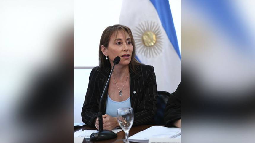 López rechazó flexibilizar la venta de tierras a extranjeros y advirtió sobre zonas de frontera