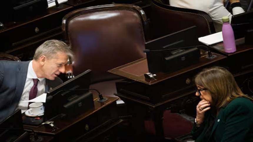 Remate fallido y derrota política: Bullrich no pudo entregar la tierra y se quemó con el Manejo del Fuego