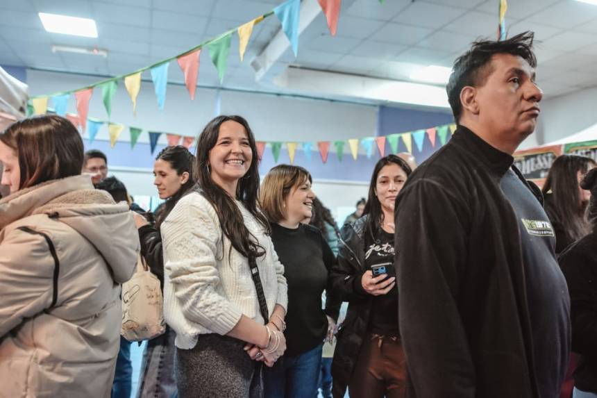 Infancias: Más de  600 personas disfrutaron de la fiesta personas disfrutaron de la fiesta de Tejiendo Lazos