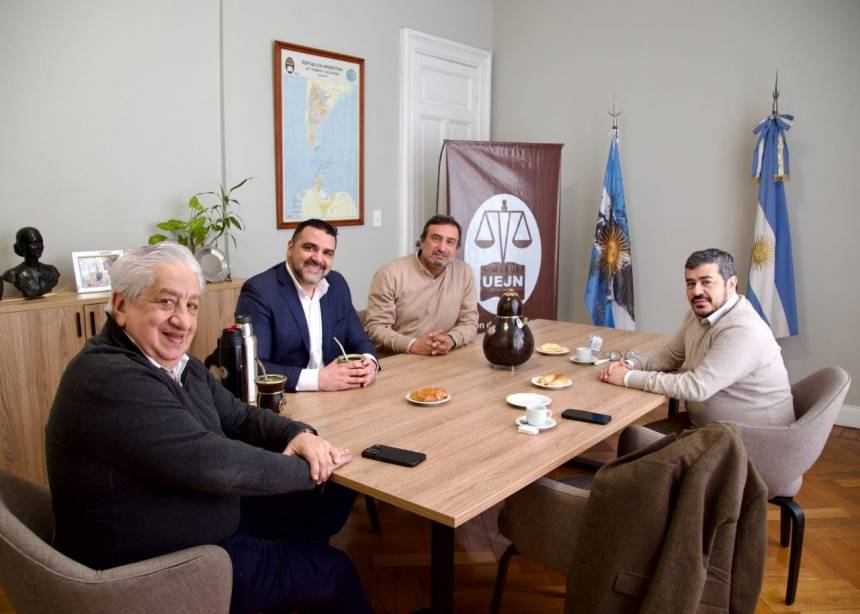 Walter Vuoto mantuvo una reunión Julio Piumatto,en la sede sindical Unión de Empleados de la Justicia de la Nación (UEJN), 