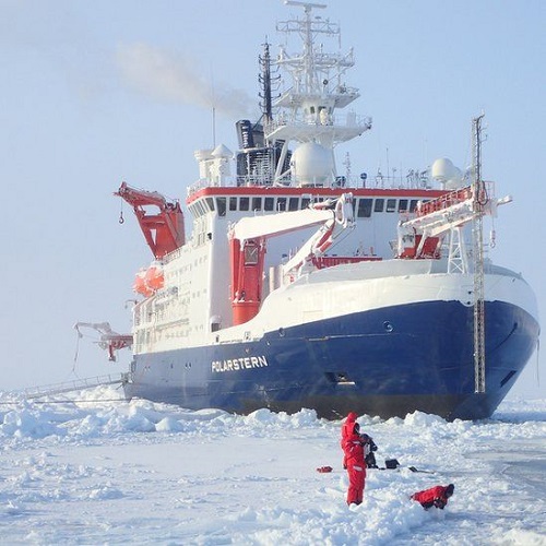 En la Misión Mosaic, el rompehielos de investigación Polarstern, del Instituto Alfred Wegener de Alemania, estuvo varado en el hielo durante un año hasta septiembre de 2020.