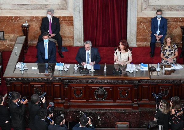 ASAMBLEA LEGISLATIVA: Fernández pidió al Congreso que apure los cambios en Ganancias y en Monotributo