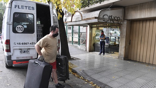 El freno a las mudanzas volvió a generar dolores de cabeza en propietarios e inquilinos