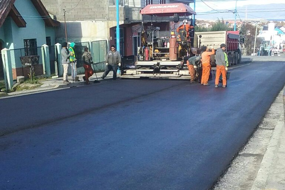 repavimentación de la calle Perón desde 12 de Octubre