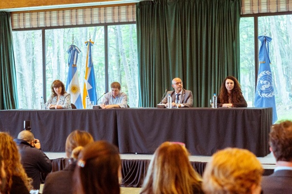 Valent agregó que “tenemos Agencias y Programas listos para apoyar a la Provincia, y aprender de ustedes a abordar problemáticas que son complejas y las respuestas requieren soluciones multidimensionales. Estaremos poniendo el acelerador en todo lo que se