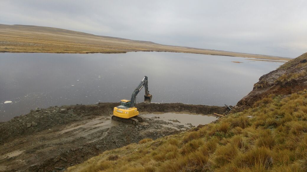  AVANZAN LAS OBRAS EN LA COSTA DEL RÍO GRANDE PARA LA CONSTRUCCIÓN DE LA TOMA DE LA NUEVA PLANTA POTABILIZADORA DE AGUA