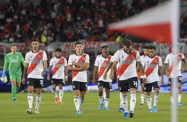 Mala noche para River. Foto: NA.