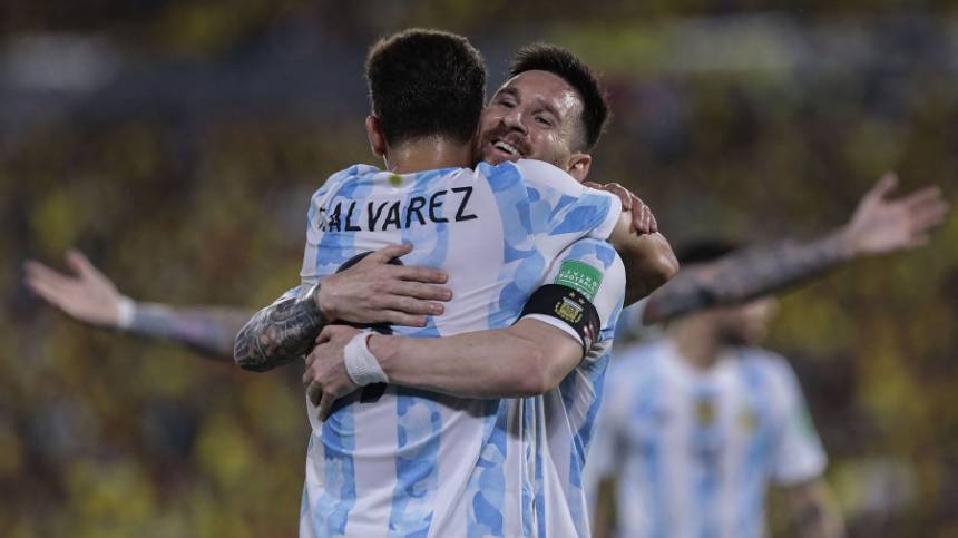 Argentina mantuvo el invicto histórico al empatar con Ecuador