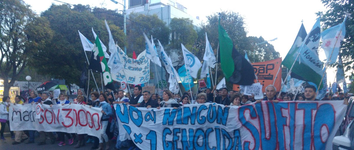 Multitudinarias marchas en Trelew y Pto Madryn en repudio del fallo 2x1