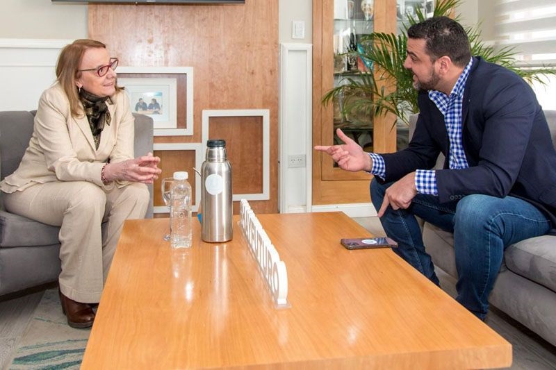 El intendente de Ushuaia, Walter Vuoto, recibió a la gobernadora de la provincia de Santa Cruz, Alicia Kirchner,