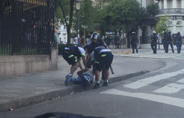 Incidentes en la previa del encendido del Arbolito en Córdoba.