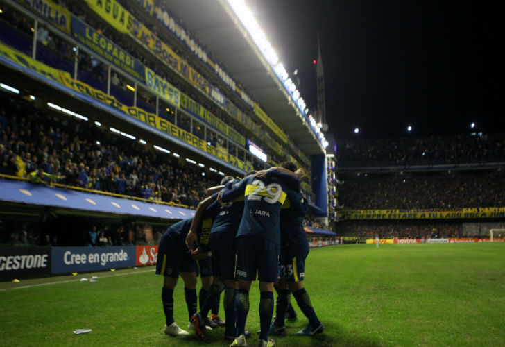 Boca humilla a Alianza Lima y se mete en octavos de final. // Telam.