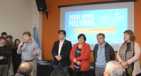 Gustavo Melella  junto a Veteranos de Guerra,Organizaciones Sociales, Sindicales y Políticas.