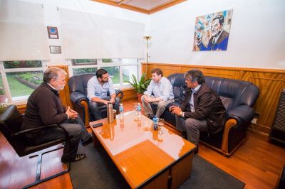 “La coparticipación nos preocupa muchísimo”, afirmó ayer el intendente Gustavo Melella, luego de la reunión mantenida el miércoles en la capital fueguina con su par de Ushuaia Walter Vuoto.