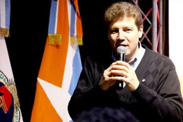  El gobernador Tierra del Fuego  Gustavo  Melella